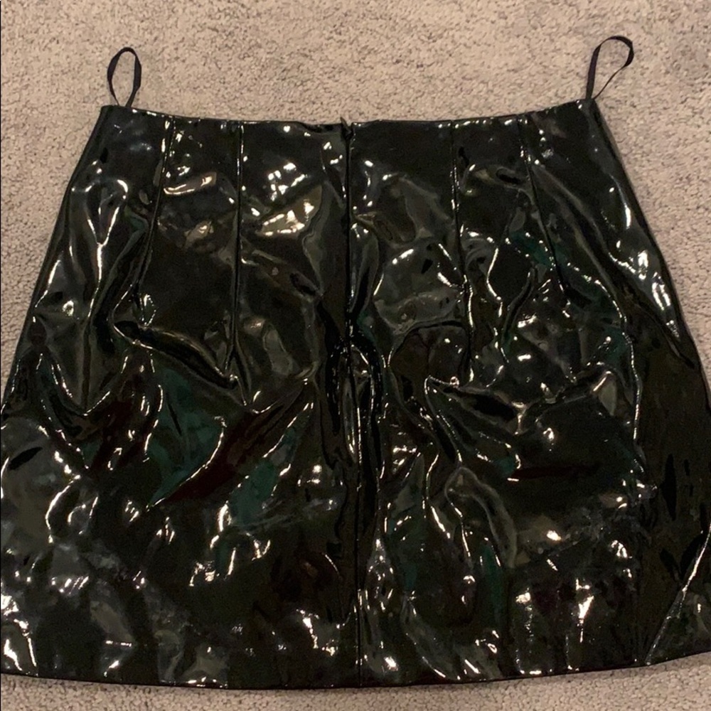 polyester skirt - Picture 2 of 3